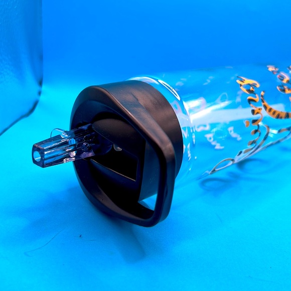 ❤️ 4/$15 Leopard Living Water Water bottle - Picture 4 of 4